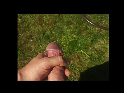 ❤️ گرم hottie پنهنجي گلابي pussy fucked حاصل ڪري ۽ هڪ اونهاري جي باغ ۾ squirt سان cums ❤️ ❌️❤